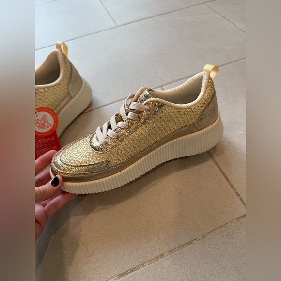 Lucky Step gold sneakers size 8.5 - Picture 7 of 8